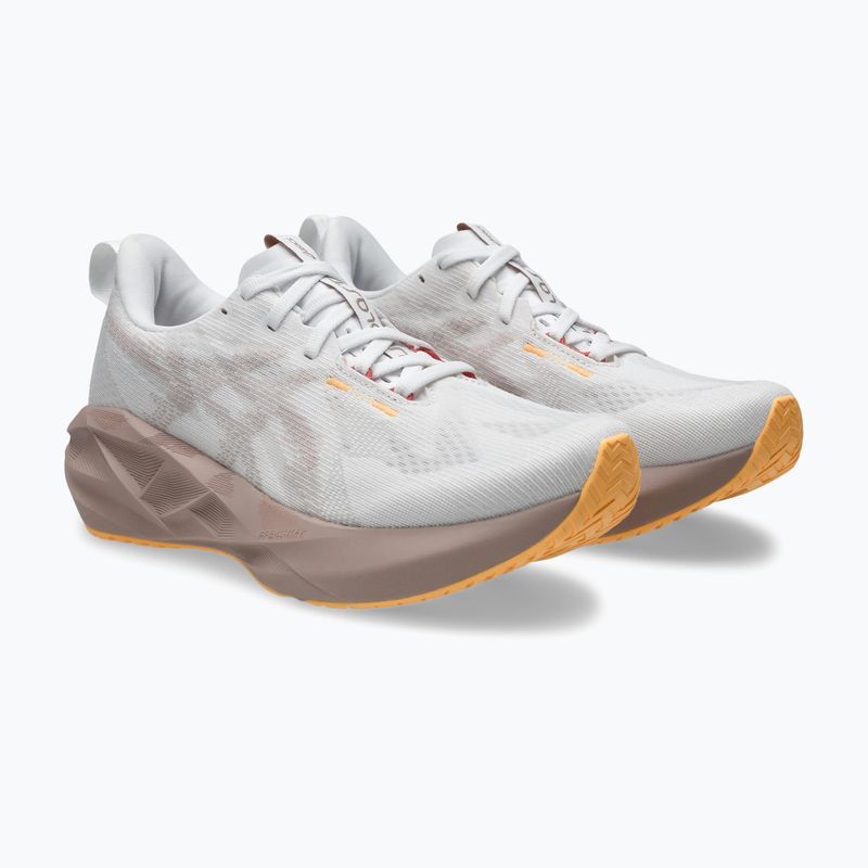 ASICS Novablast 5 női futócipő fehér/fawn 10