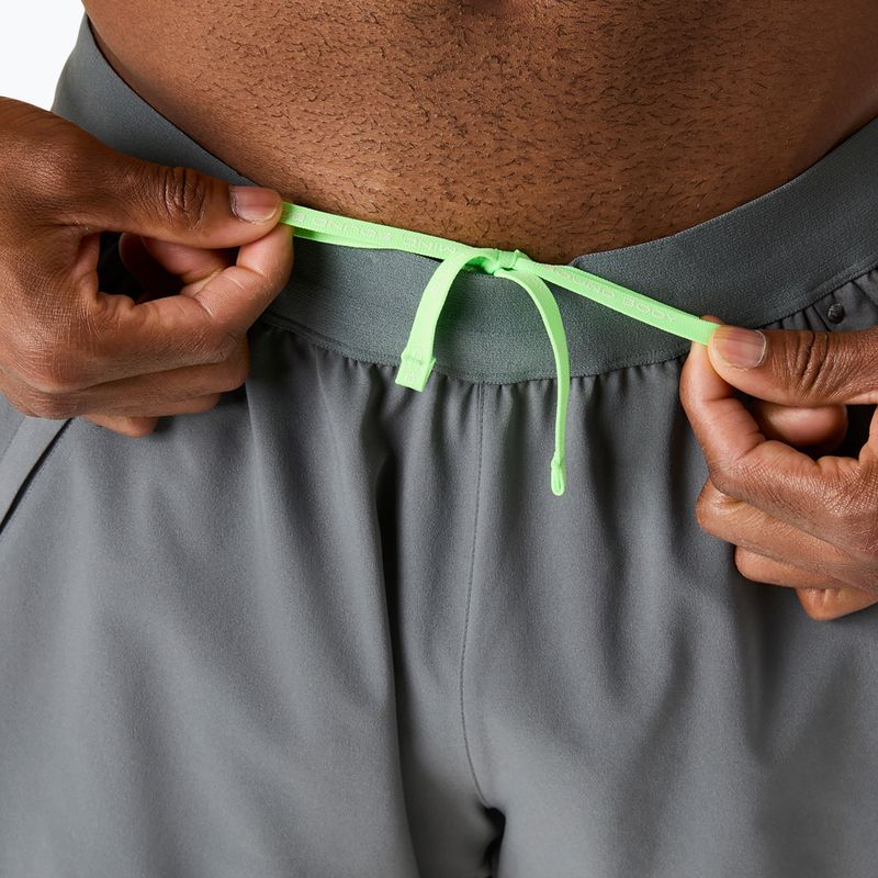 Férfi futó rövidnadrág ASICS Road 2N1 5IN clay grey/steel grey/illuminate green 10