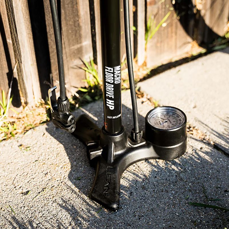 Kerékpárpumpa Lezyne Macro Floor Drive DV 220psi flat black 6