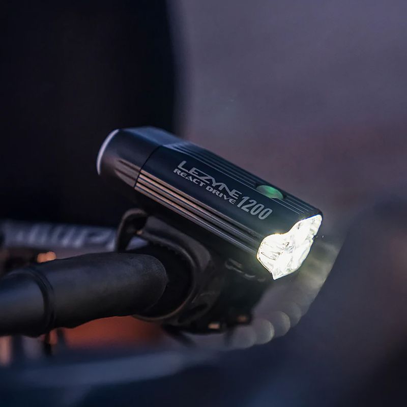 Első kerékpárlámpa Lezyne React Drive Front matte black 11