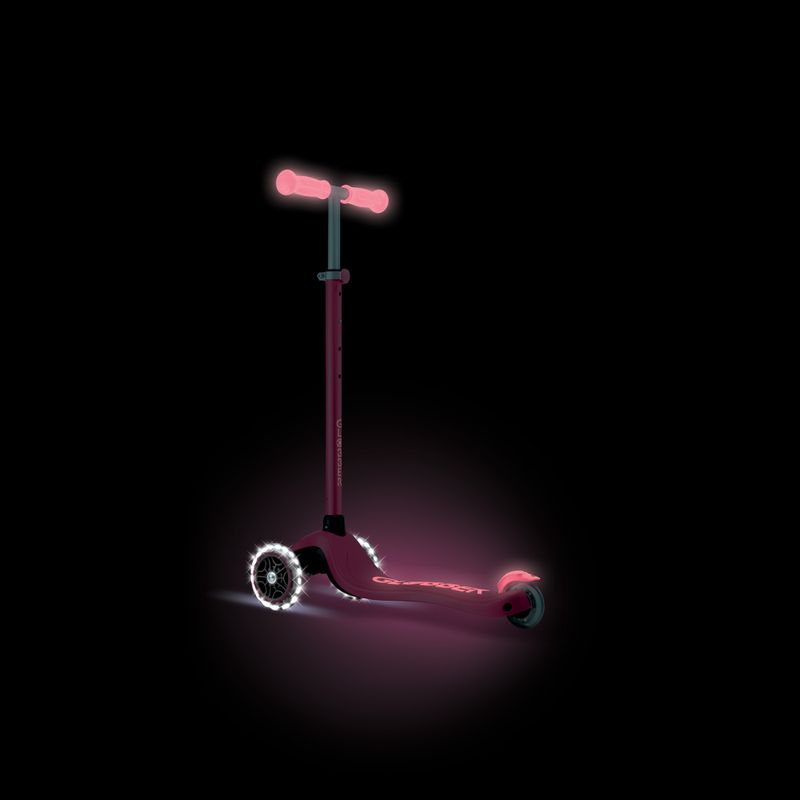 Gyermek háromkerekű roller Globber Primo Plus Glow Lights coral pink 11