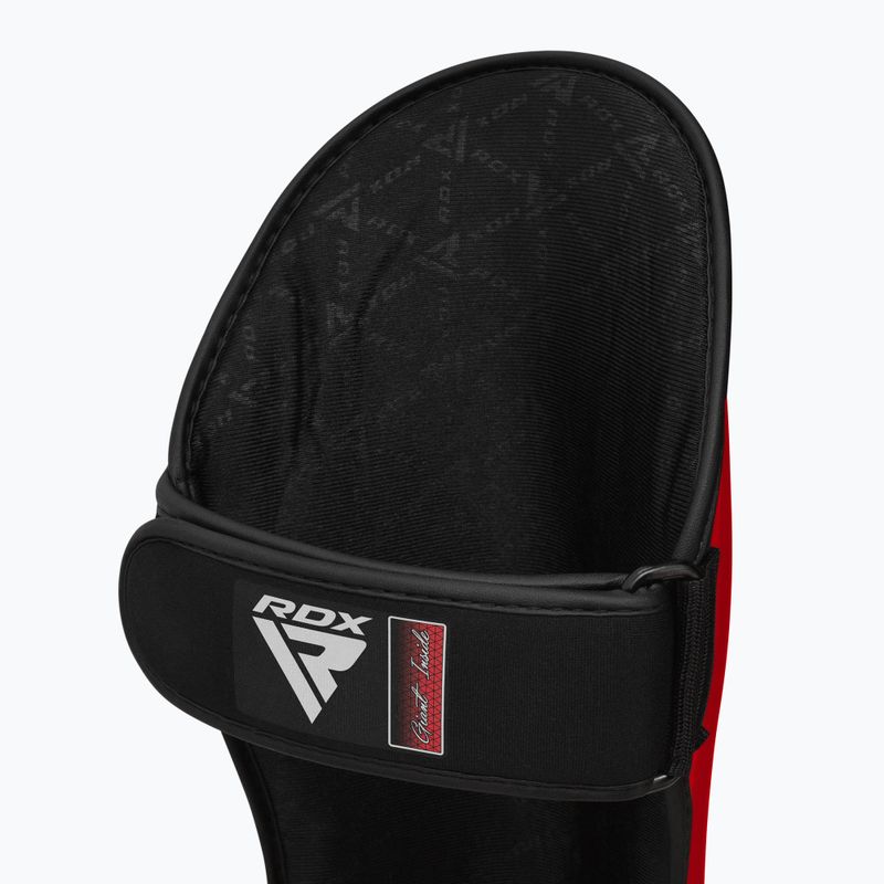 RDX T1 sípcsont- és lábfejvédő piros/fehér RDX T1 Shin Instep Guards sípcsont- és lábfejvédő piros/fehér 6