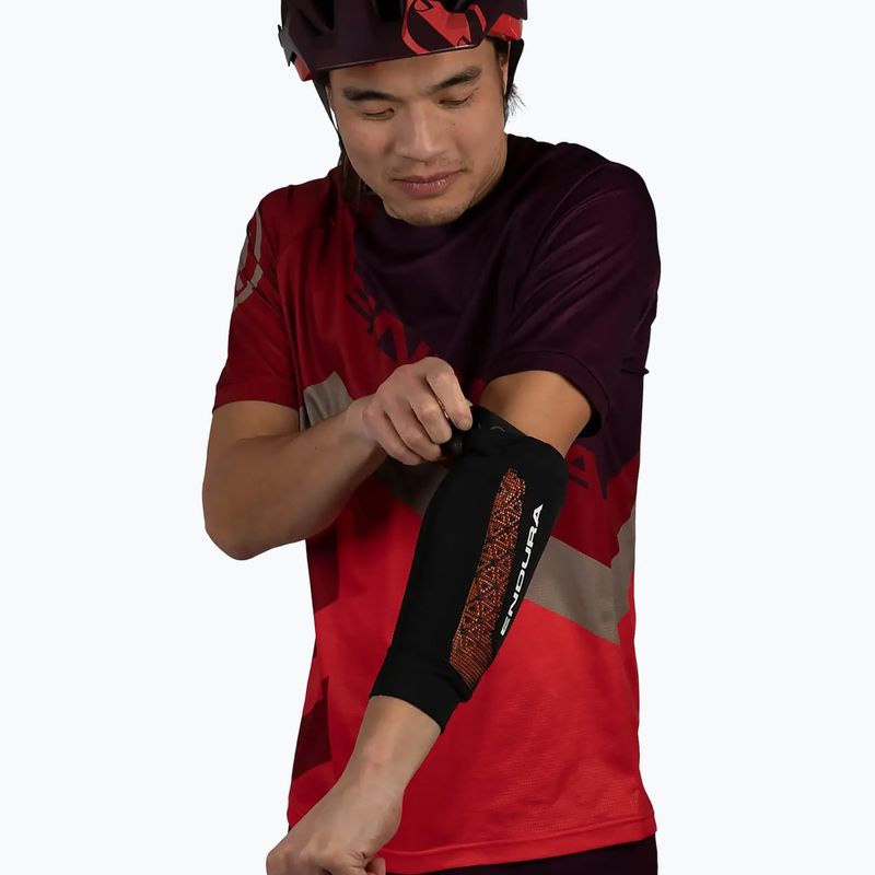 Kerékpáros könyökvédő Endura MT500 D3O Elbow Pad black 4