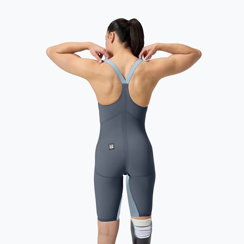 Speedo Fastskin női fürdőruha LZR Pure Valor 2.0 Closedback Kneeskin szürke ólom / akadia kék / mainline 3