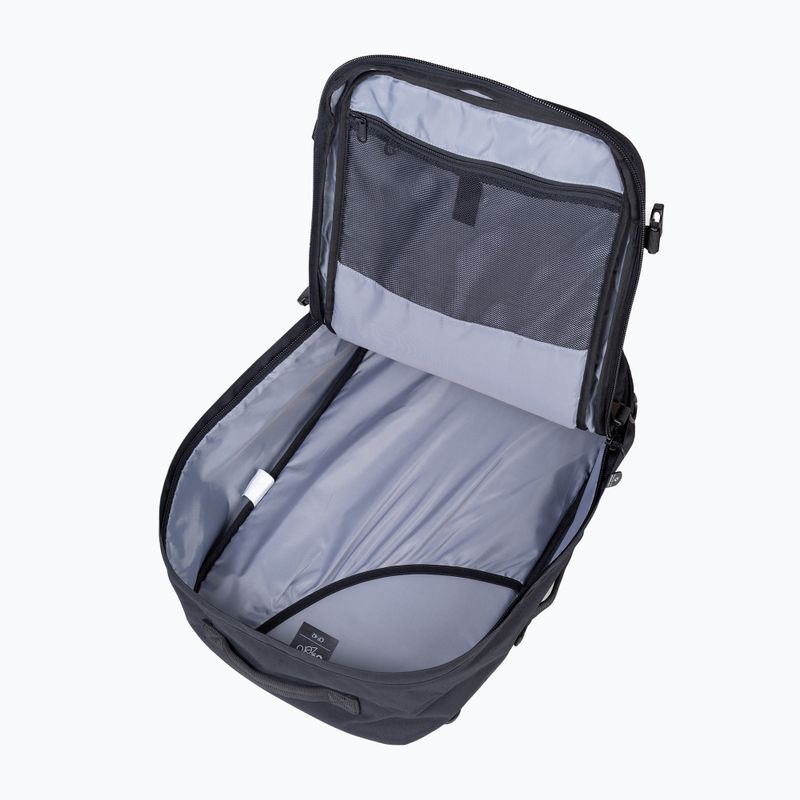 CabinZero Classic Plus 42 l túra hátizsák abszolút fekete 7