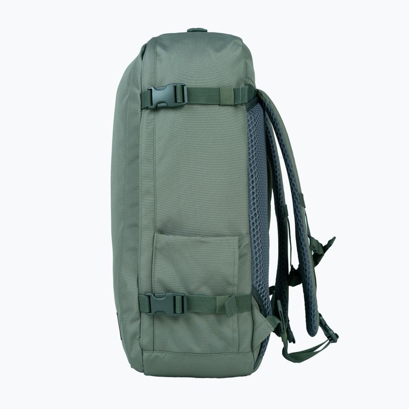 CabinZero Classic Plus 42 l túrahátizsák khaki színben, grúz színű túra hátizsák 4