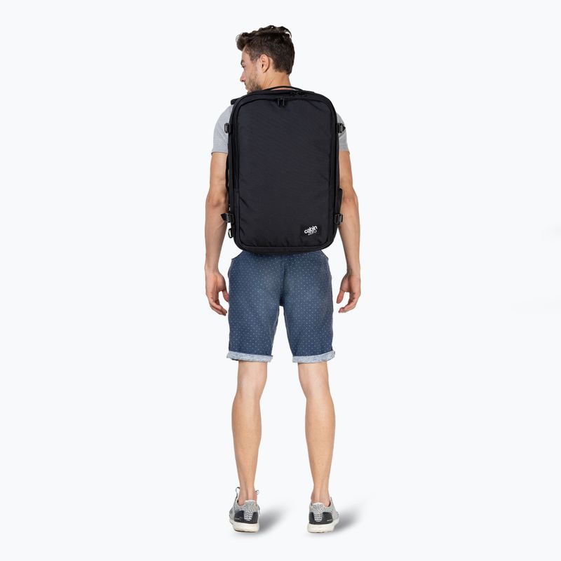 CabinZero Classic Pro 42 l abszolút fekete túra hátizsák 10