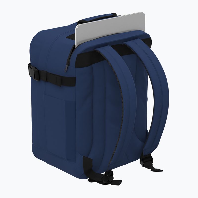 CabinZero Classic Tech 28 l túrahátizsák navy 12