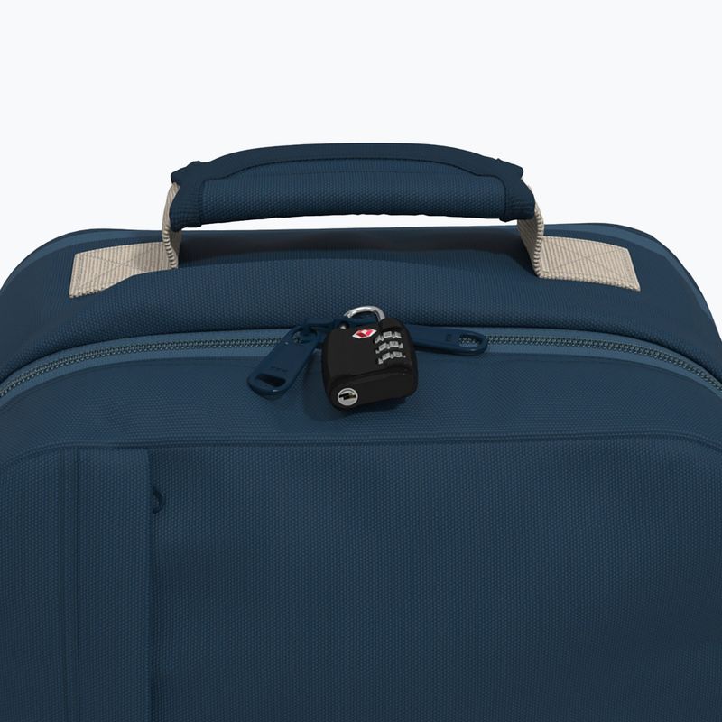CabinZero Classic Tech 28 l kék grotto túra hátizsák 10