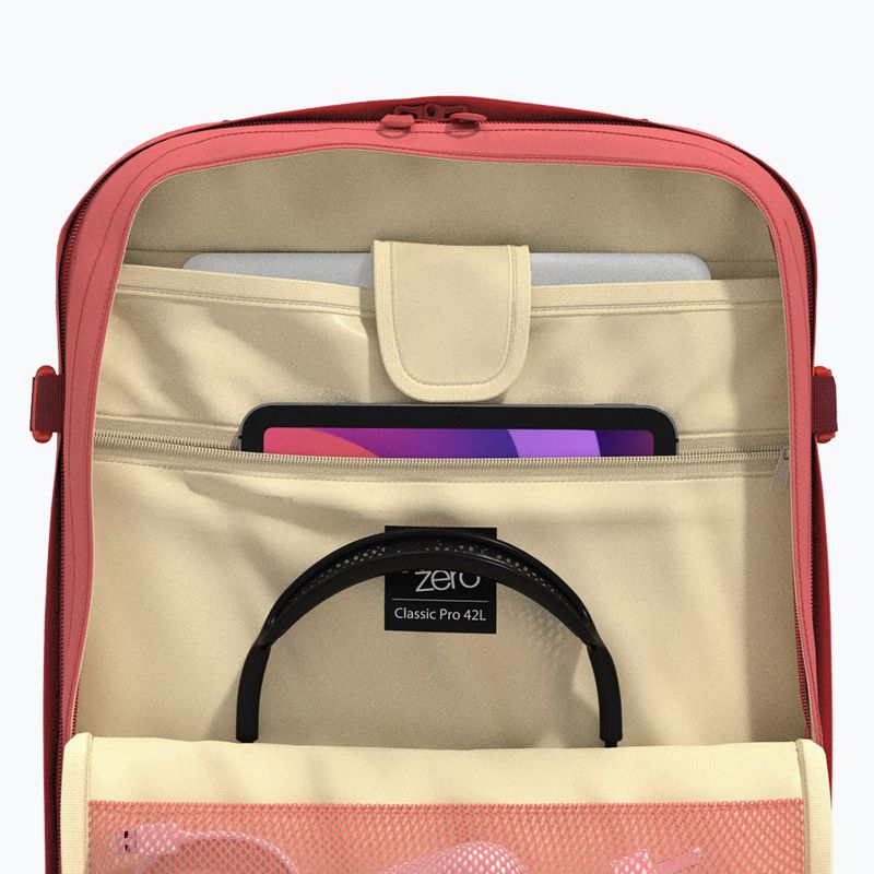 Utazó hátizsák CabinZero Classic Pro 32 l peach valley 13