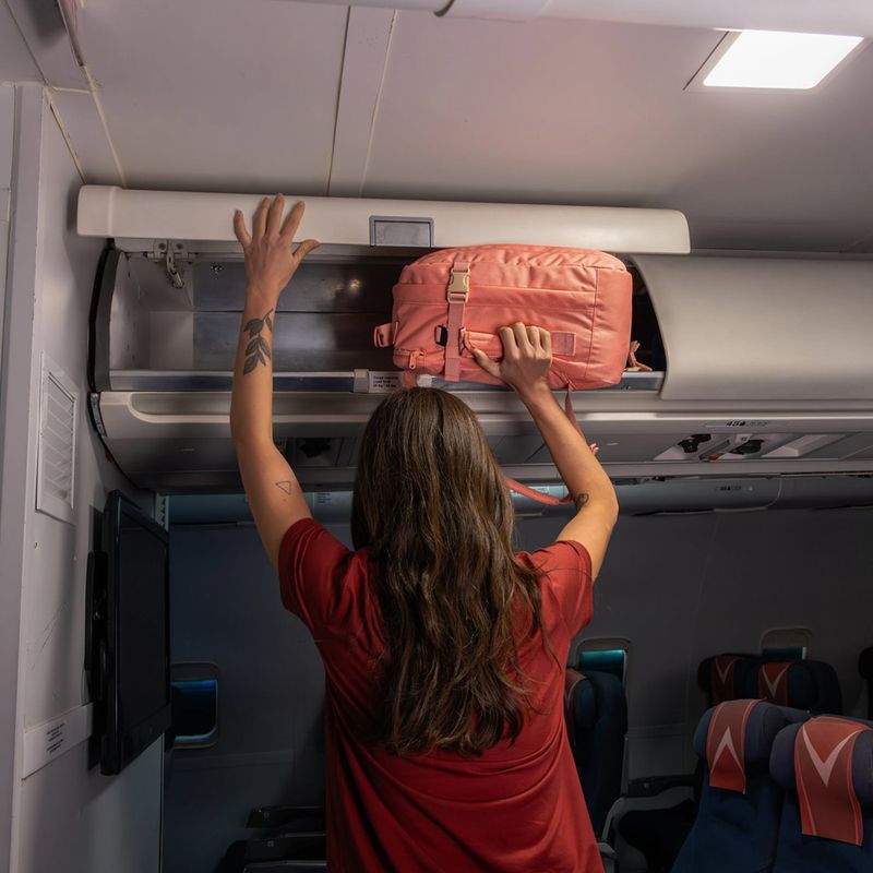 Utazó hátizsák CabinZero Classic Tech 28 l rózsaszínben 14