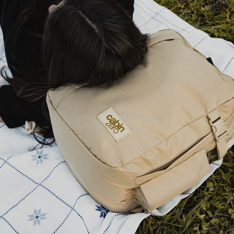 Utazó hátizsák CabinZero Classic Tech 28 l shell white 18