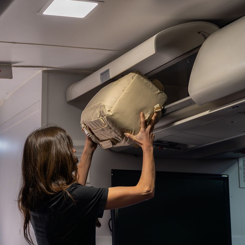 Utazó hátizsák CabinZero Classic Tech 28 l shell white 19