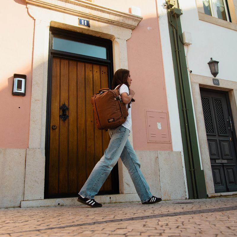 Utazó hátizsák CabinZero Classic Tech 28 l redwood 17