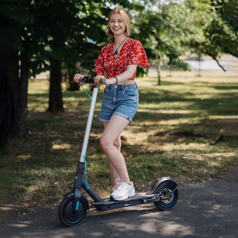 Motus Scooty 10 Lite 2022 ezüst és fekete elektromos robogó 12