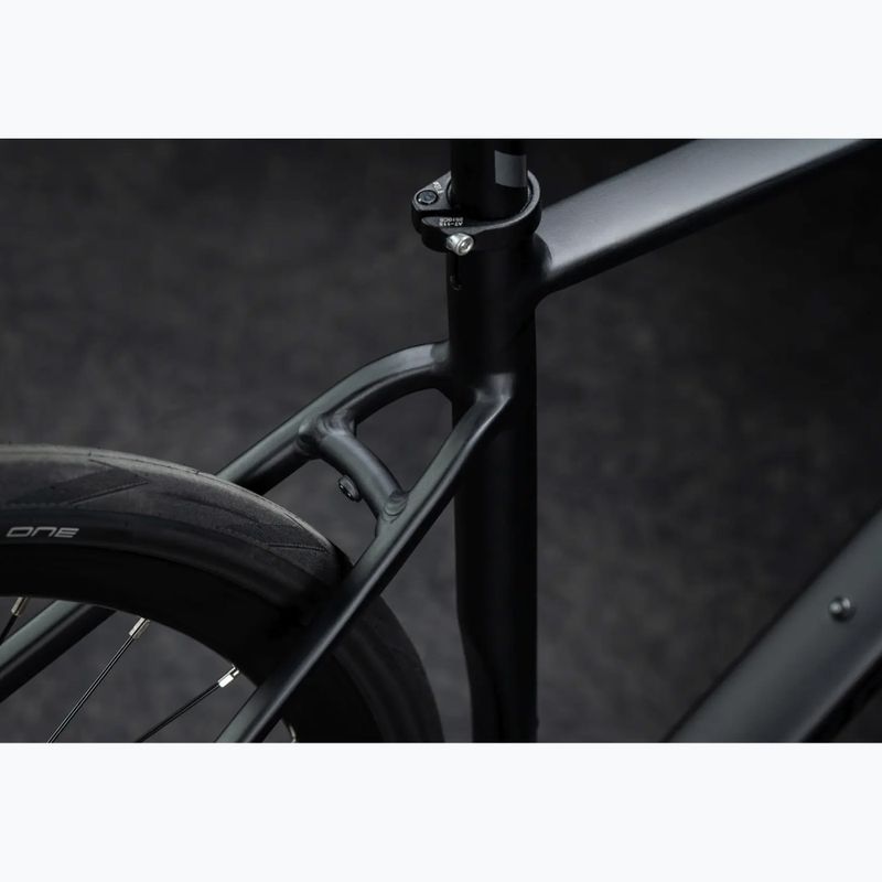 Országúti kerékpár KROSS Alta 4.0 black/graphite/matte 17