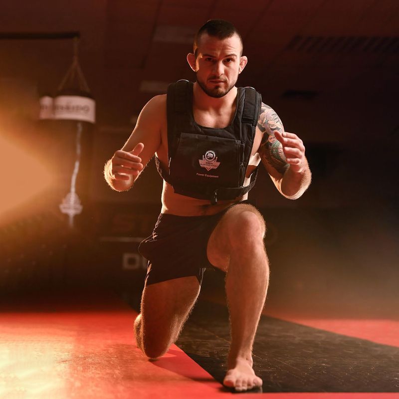 DBX BUSHIDO K40 14 x 2,85 kg súlyú mellény fekete színben 11