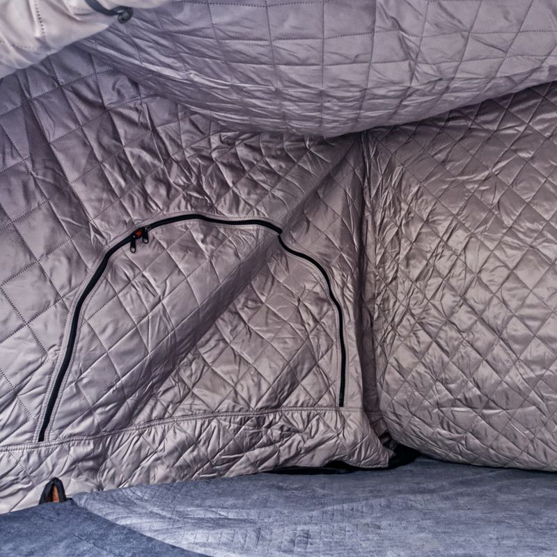 A tetőn lévő sátor szigetelése Offlander Fold 4 beige 2