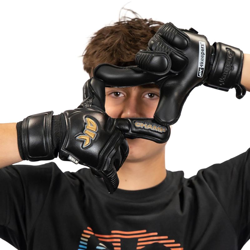 Gyermek kapuskesztyűk 4keepers Champ Gold Black VII RF2G Jr gold/black 7