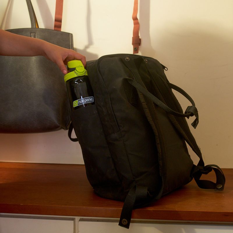 Nalgene On The Fly utazó palack 740 ml szénszürke/citromsárga kupakkal 7