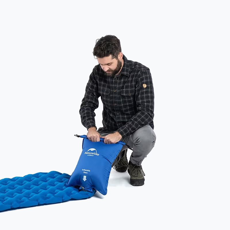 Zsákt pumpafunkcióval Naturehike Inflatable blue 7