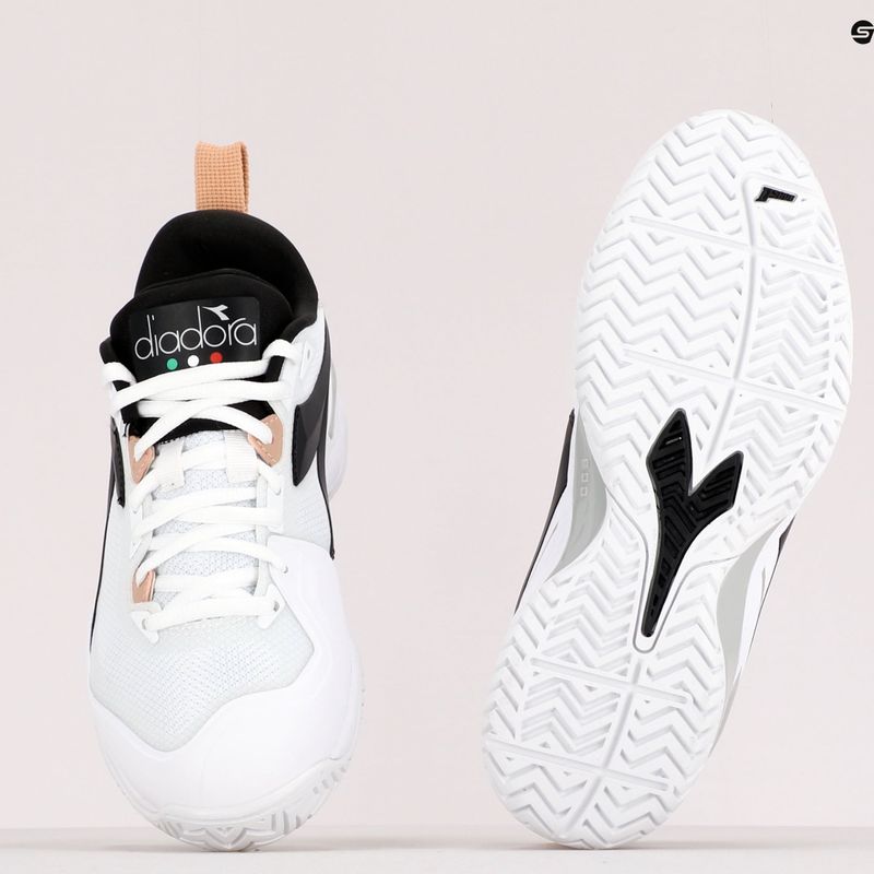 Női teniszcipő Diadora Speed Blushield 5 AG fehér-fekete DD-101.176941 9