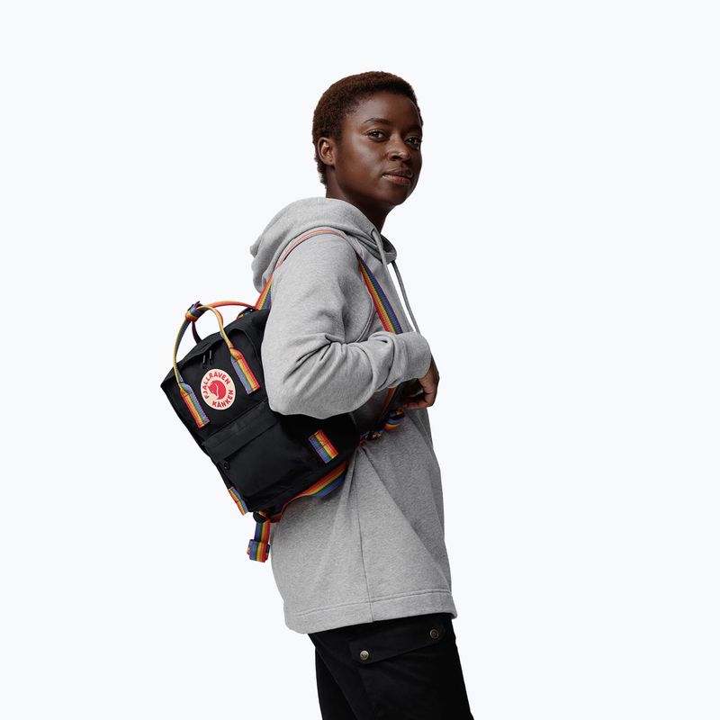 Fjällräven Kanken Rainbow Mini 7 l városi hátizsák fekete/szivárványos mintával 8