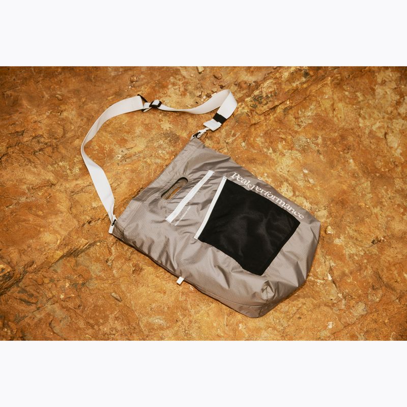 Peak Performance Street Shopper 16l avid bézs táska 5