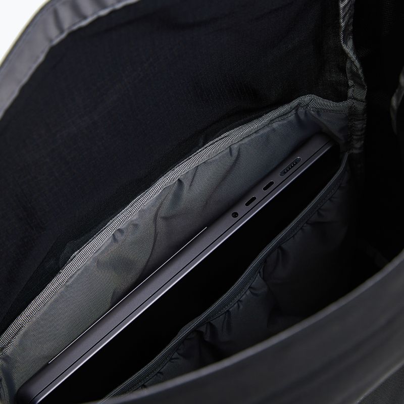 Peak Performance Roll Top hátizsák 21,5 l black 5