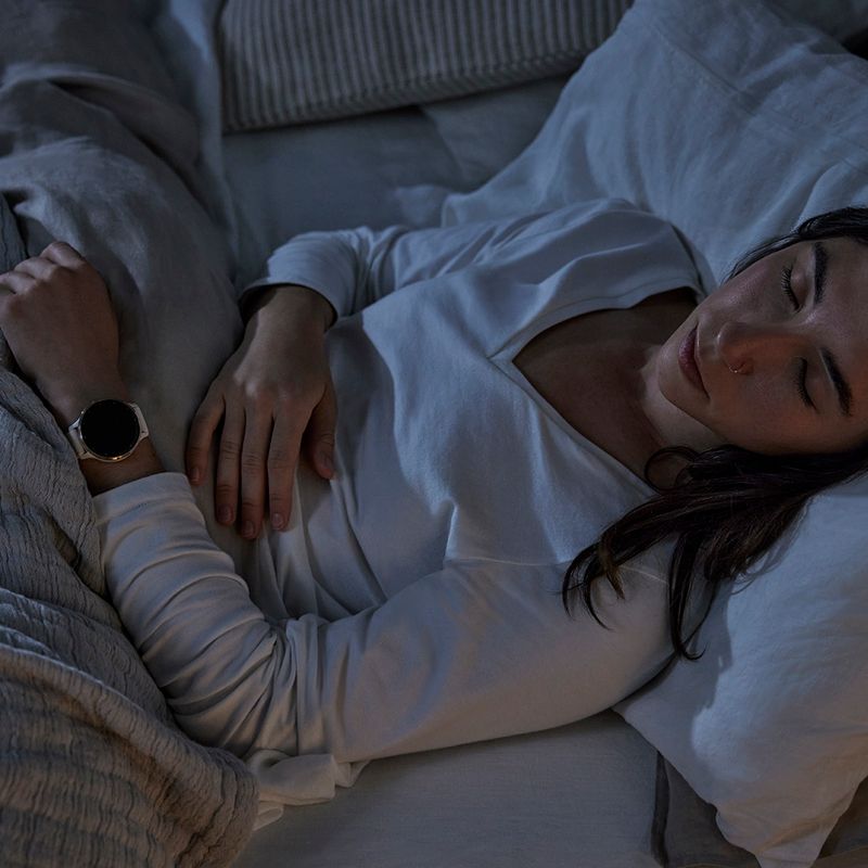 Óra Garmin Venu 3S soft gold/ivory 10