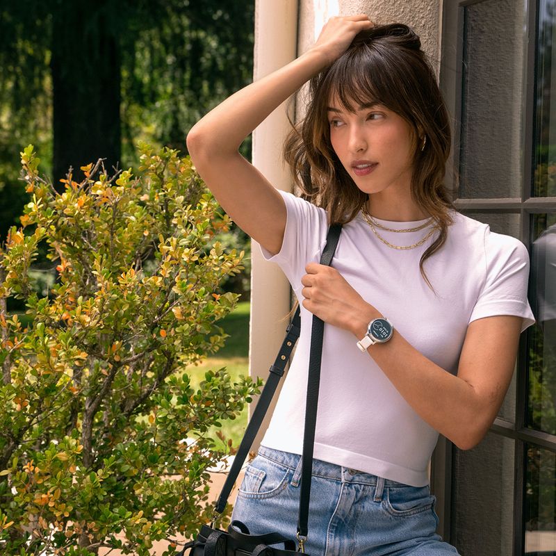 Okosóra Garmin Lily 2 Active lunar gold/bone 9