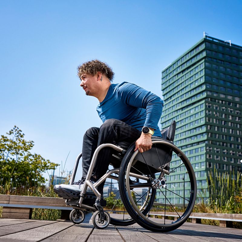 Okosóra Garmin Venu 4 41 mm slate/black 9