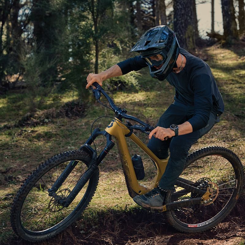 Karóra Garmin Fenix 8 Pro 51 mm Amoled sapphire/graphite/black 15