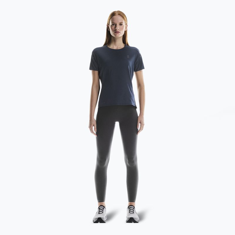 Női futópóló On Performance-T navy/fekete 2