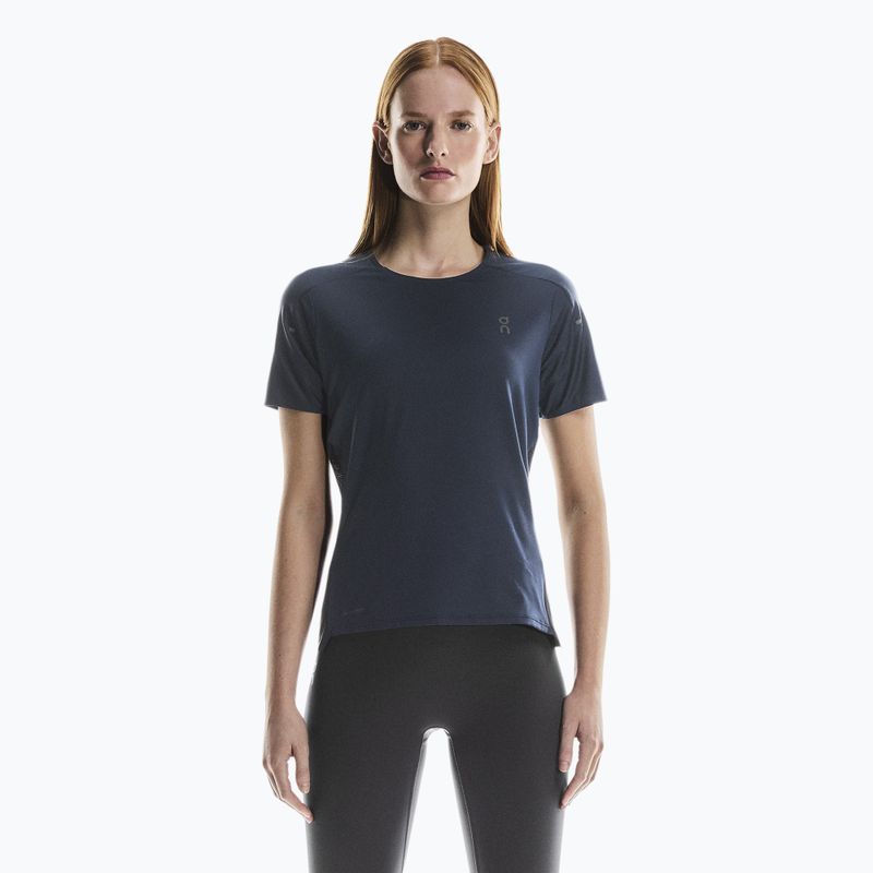 Női futópóló On Performance-T navy/fekete 4