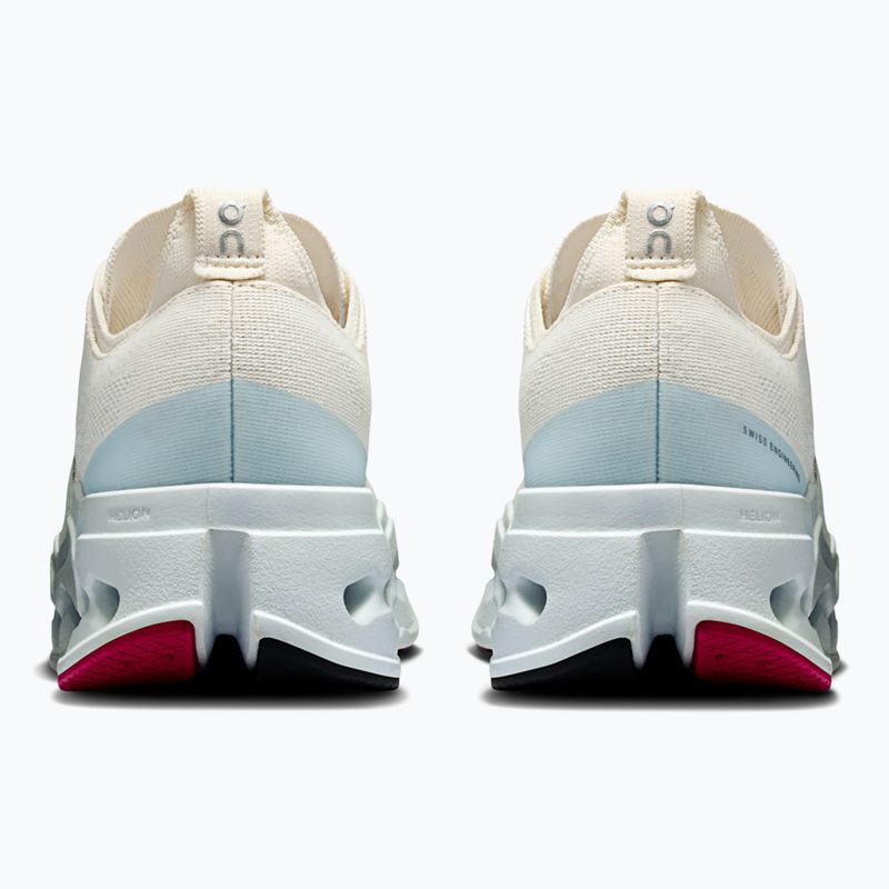 Női On Cloudsurfer Max elefántcsont/sarkvidéki futócipő 4