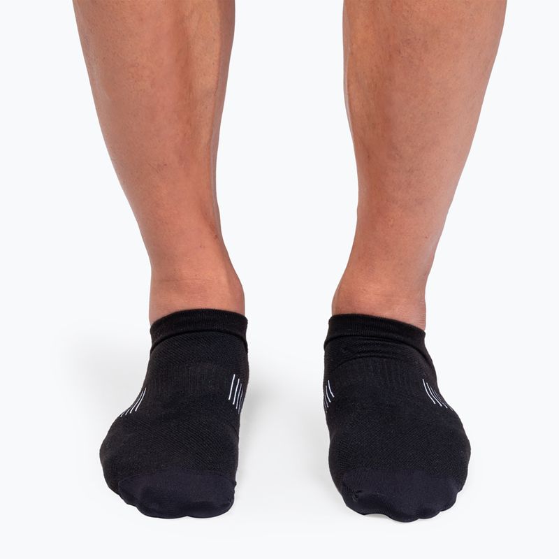 Férfi On Ultralight Low fekete/fehér futó zokni 3
