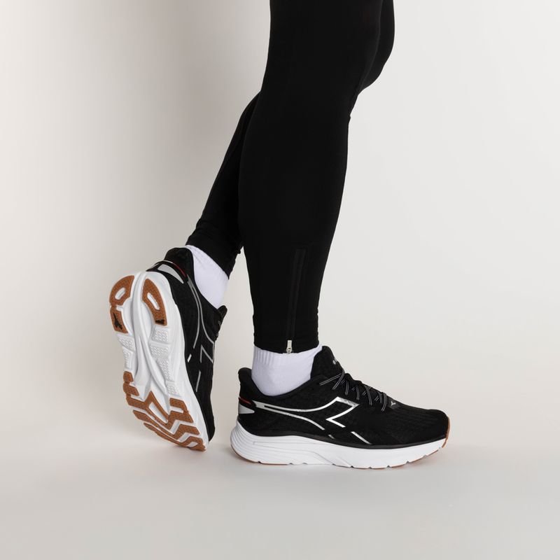 Férfi futócipő Diadora Equipe Nucleo fekete DD-101.179094-C3513 3
