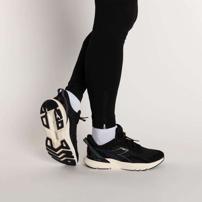 Férfi futócipő Diadora Mythos Blushield Volo Hip 3 fekete DD-101.179089-C2609 3