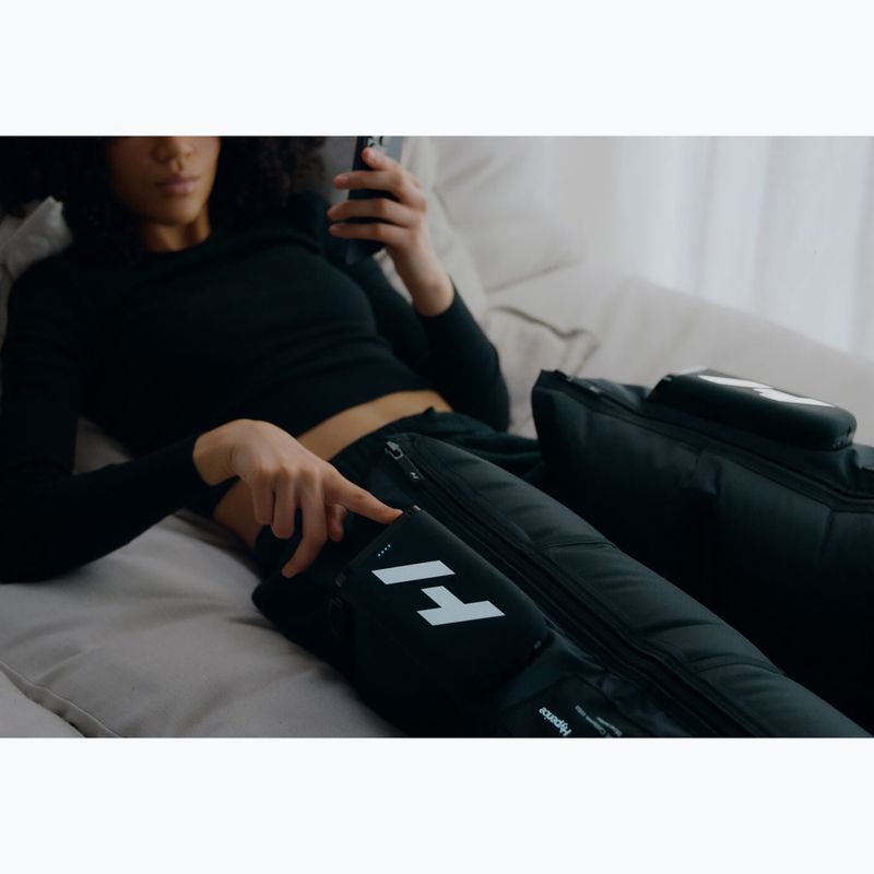 Normatec Elite Magas láb helyreállító és masszázskészülék fekete színben 9