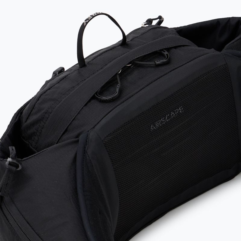 Osprey Talon 6 l fekete / szénszürke vesetáska 6