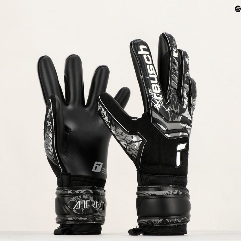 Reusch Attrakt Infinity kapus kesztyű fekete 5370725-7700 8