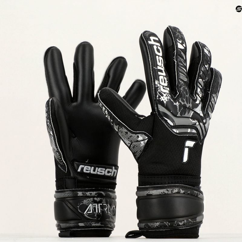 Reusch Attrakt Infinity Junior gyermek kapuskesztyű fekete 5372725-7700 9
