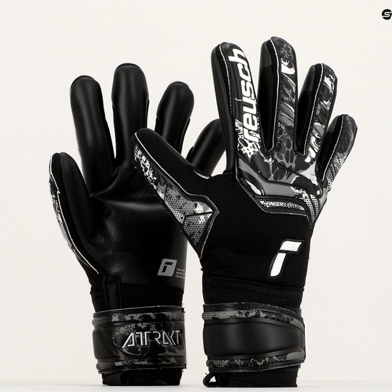 Reusch Attrakt Infinity ujjtámaszos kapuskesztyű fekete 5370720-7700 9