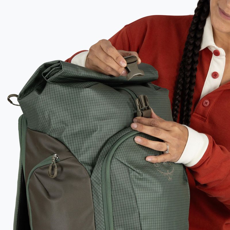 Osprey Transporter Roll Top 30 l városi hátizsák, fenyőlevél 11