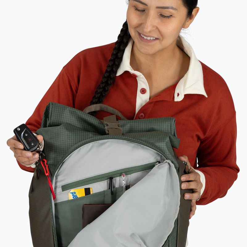 Osprey Transporter Roll Top 30 l városi hátizsák, fenyőlevél 14