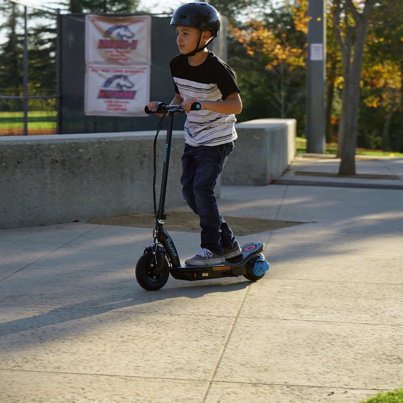 Razor E100 Powercore gyermek elektromos roller fekete és tengerészkék 13173843 4