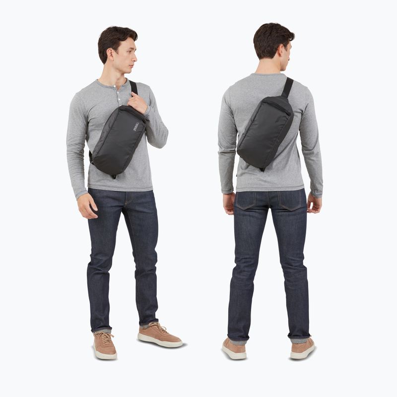 Thule Tact Sling 8 l városi hátizsák fekete színben 10