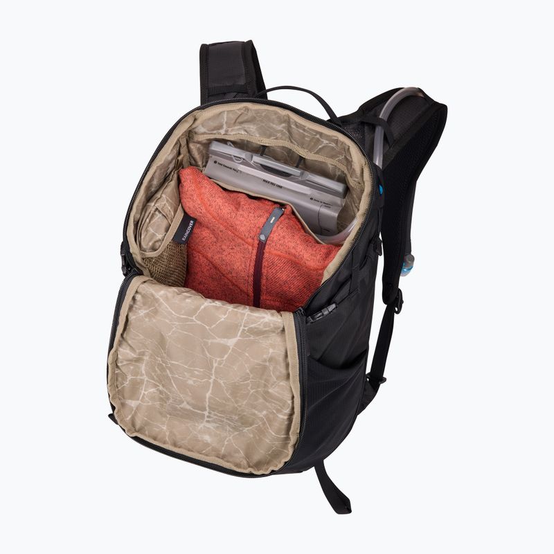 Thule AllTrail Hydration 22 literes városi hátizsák fekete színben 9