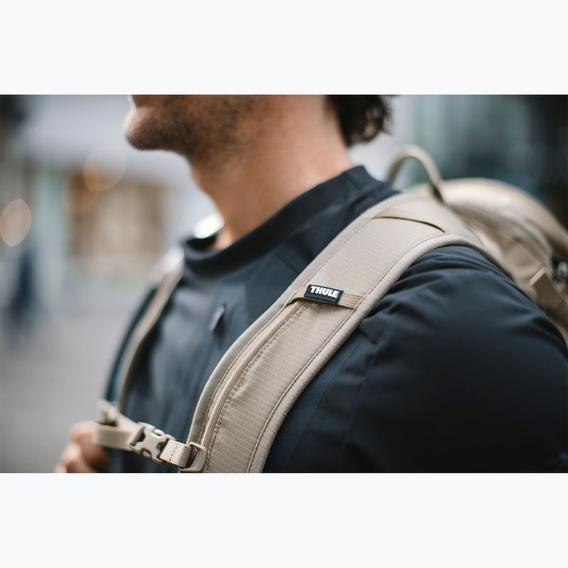 Thule AllTrail Hydration 22 l fakó khaki színű városi hátizsák 13